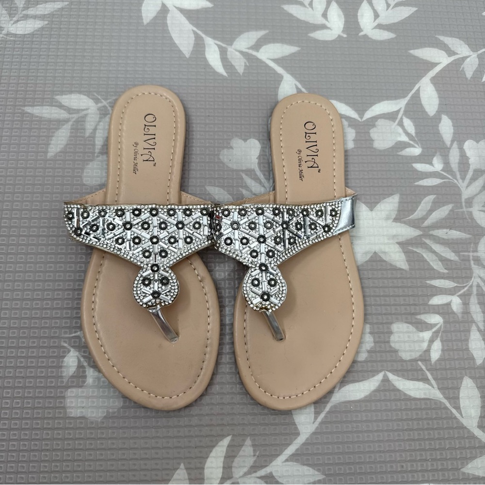 Olivia Miller Sequin Thong Sandals - Silver and Tan
